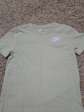Boys Nike Short-Sleeve Crewneck Tee in Olive